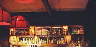 Ile lodu do shakera?