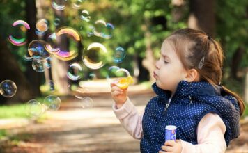 W jakim stanie skupienia jest bańka mydlana?